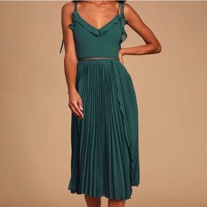 Lulus Never a Dull Moment Emerald Green Tie-Strap Pleated Midi Dress